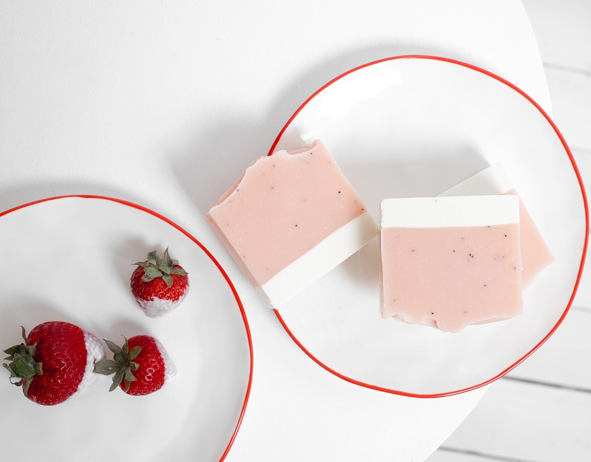 strawberry and poppy seed cleansing bar Yogurt Strawberry